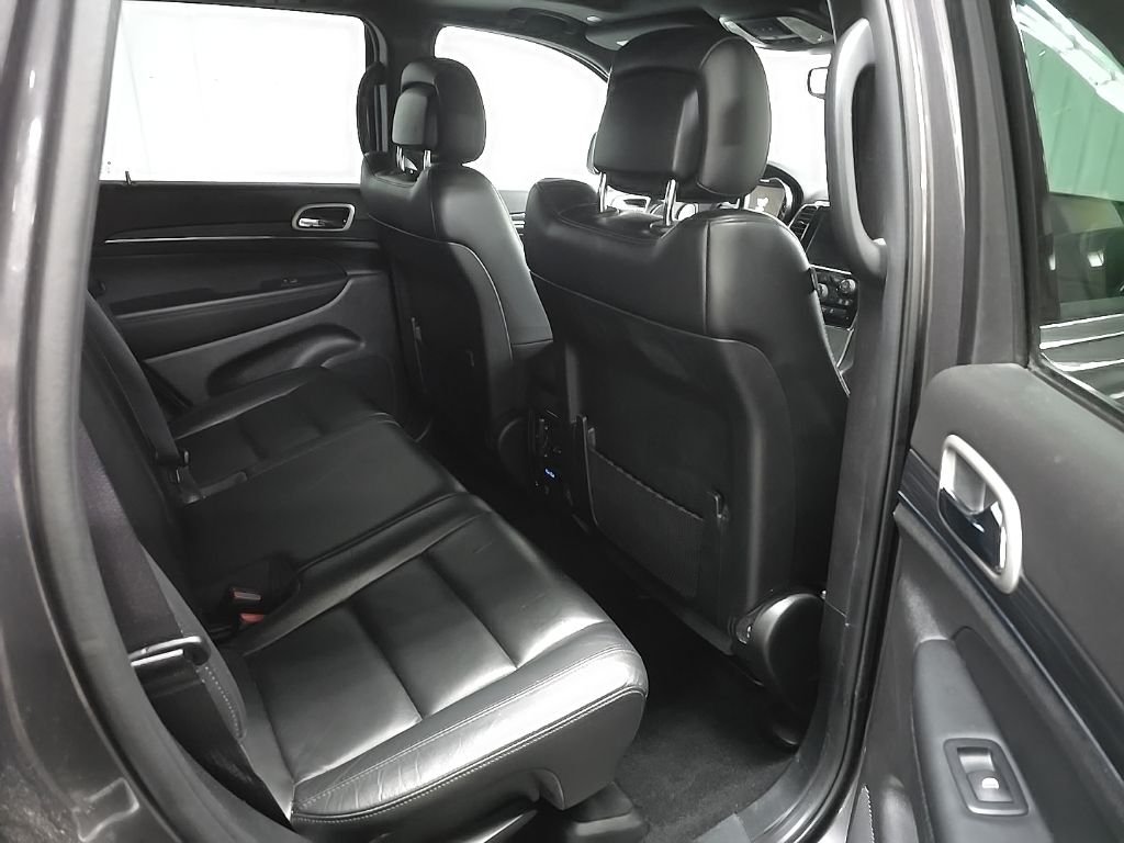 Used 2020 Gray Jeep Limited image 18