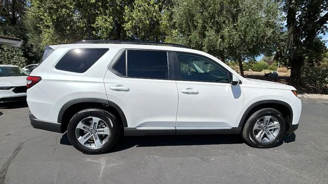 New 2026 Platinum White Pearl Honda AWD EX-L image 3