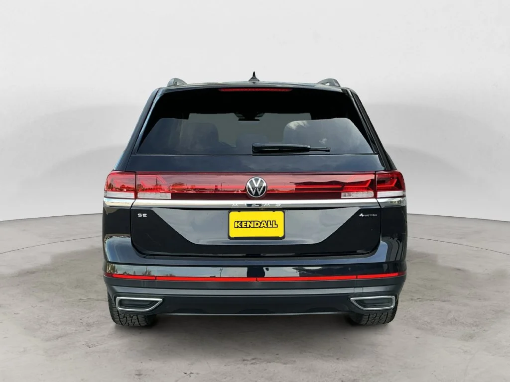 Used 2024 Black Volkswagen 2.0T SE image 10