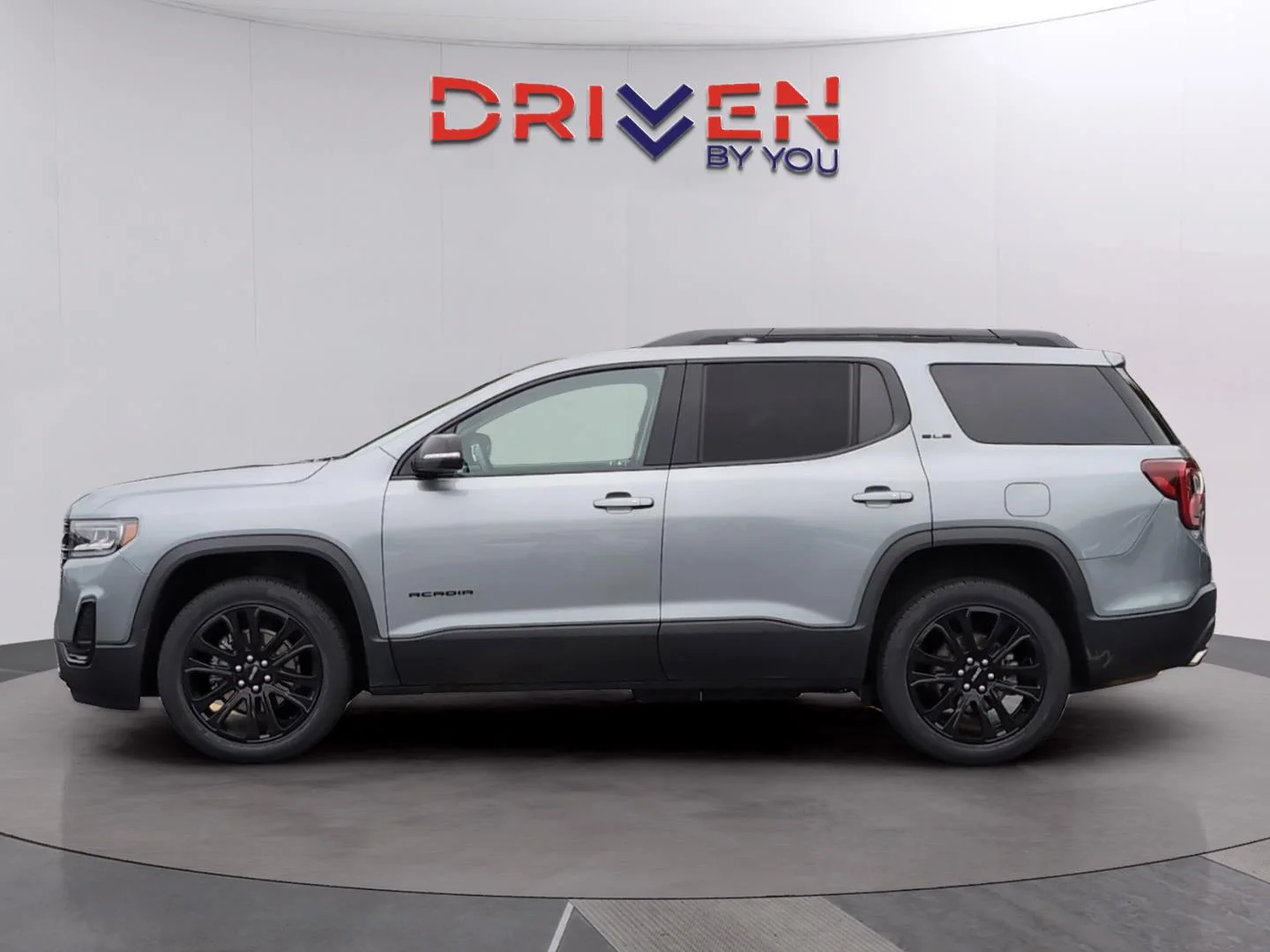 Used 2023 Sterling Metallic GMC SLE image 2