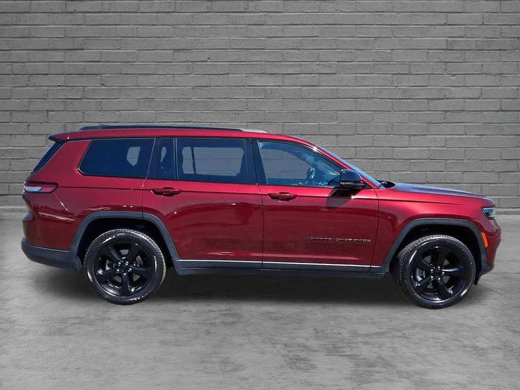 Used 2024 Red Jeep Altitude X 4x4 image 42