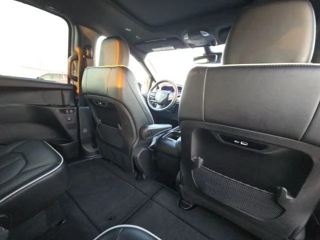 Used 2025 White Chrysler Limited image 17
