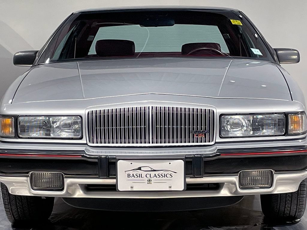 Used 1991  Buick Custom image 24