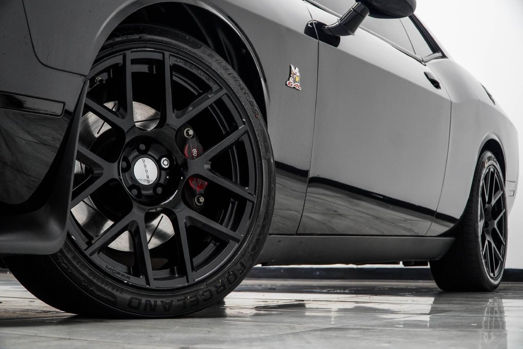 Used 2015 Black Dodge R/T Scat Pack image 7