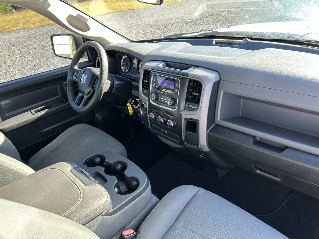 Used 2015 White Ram Express image 30