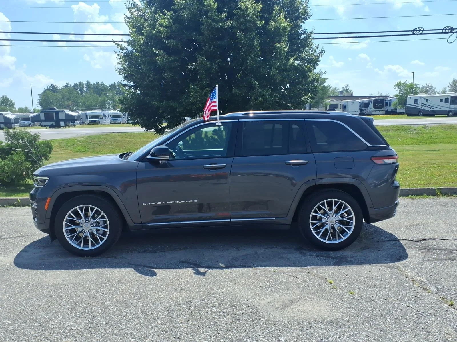 Used 2022 Gray Metallic Jeep Summit image 8