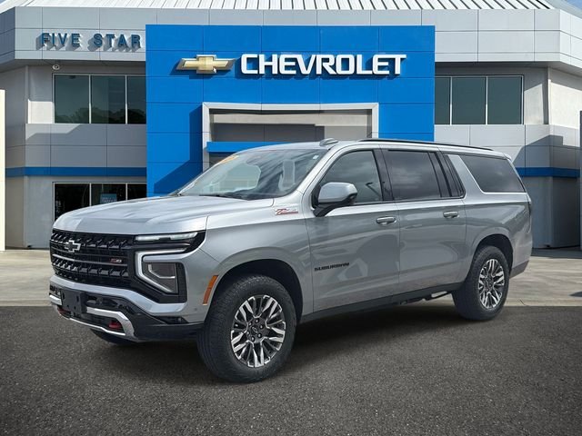 Used 2025 Gray Chevrolet Z71 image 3
