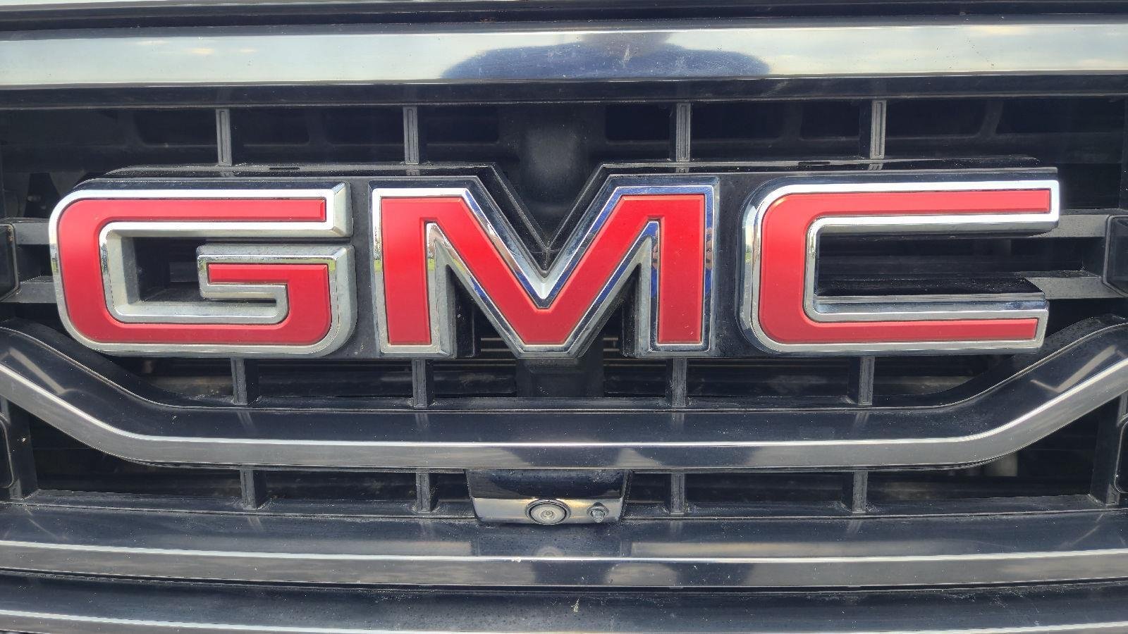 Used 2023 Summit White GMC AT4 image 9