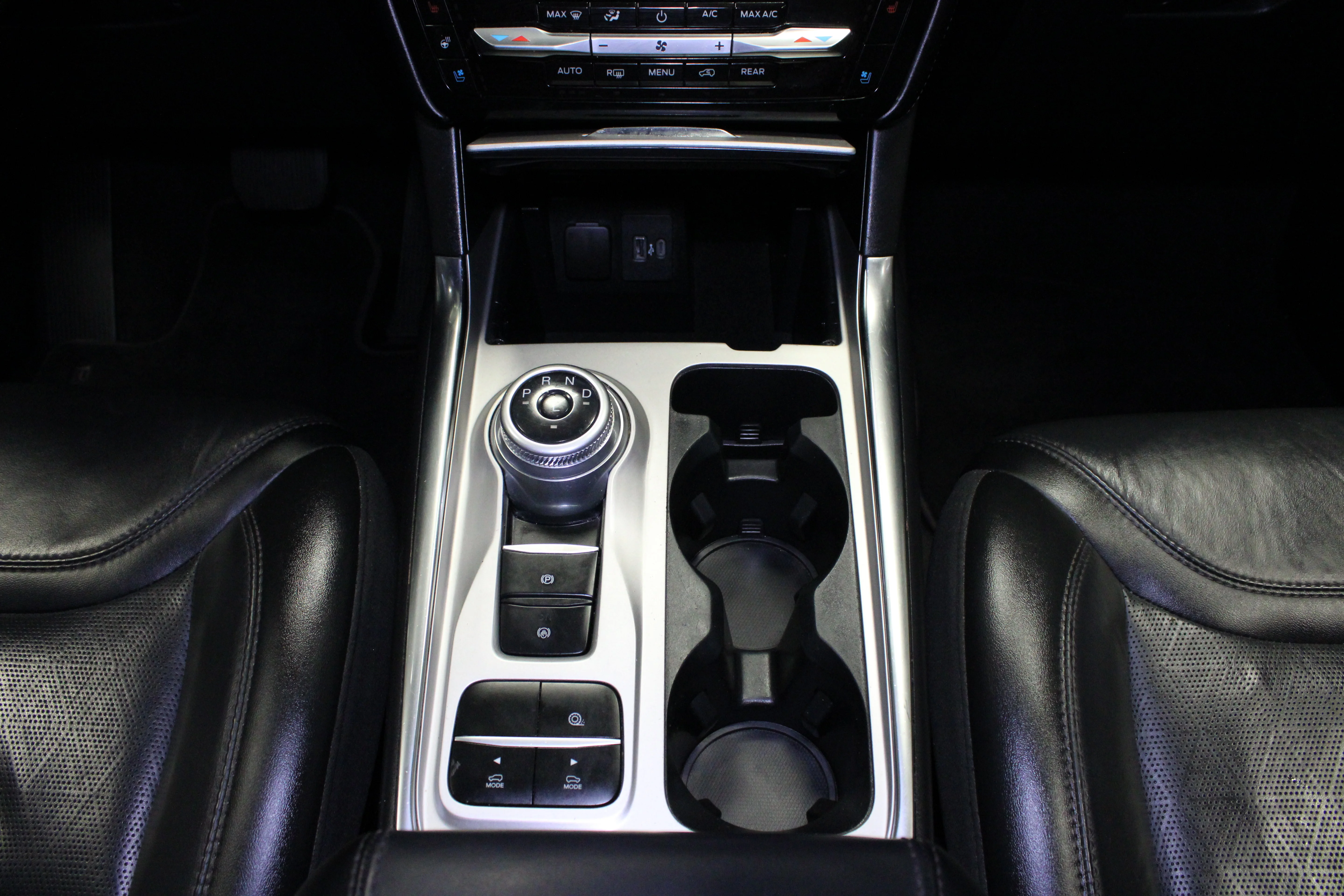 Used 2022 Agate Black Metallic Ford Platinum image 22