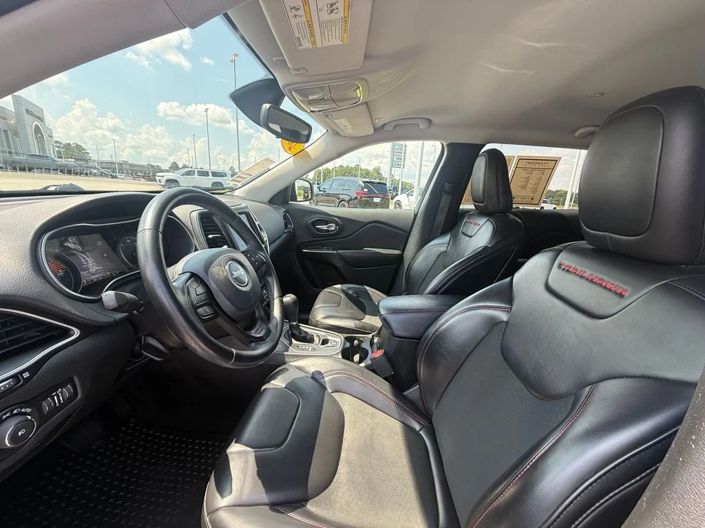 Used 2019 Gray Jeep Trailhawk image 4