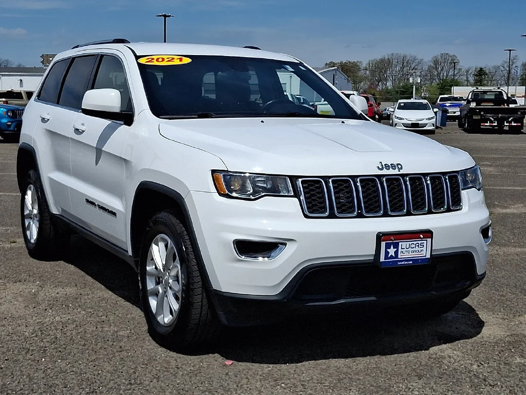 Used 2021 Bright White Clearcoat Jeep Laredo E image 2