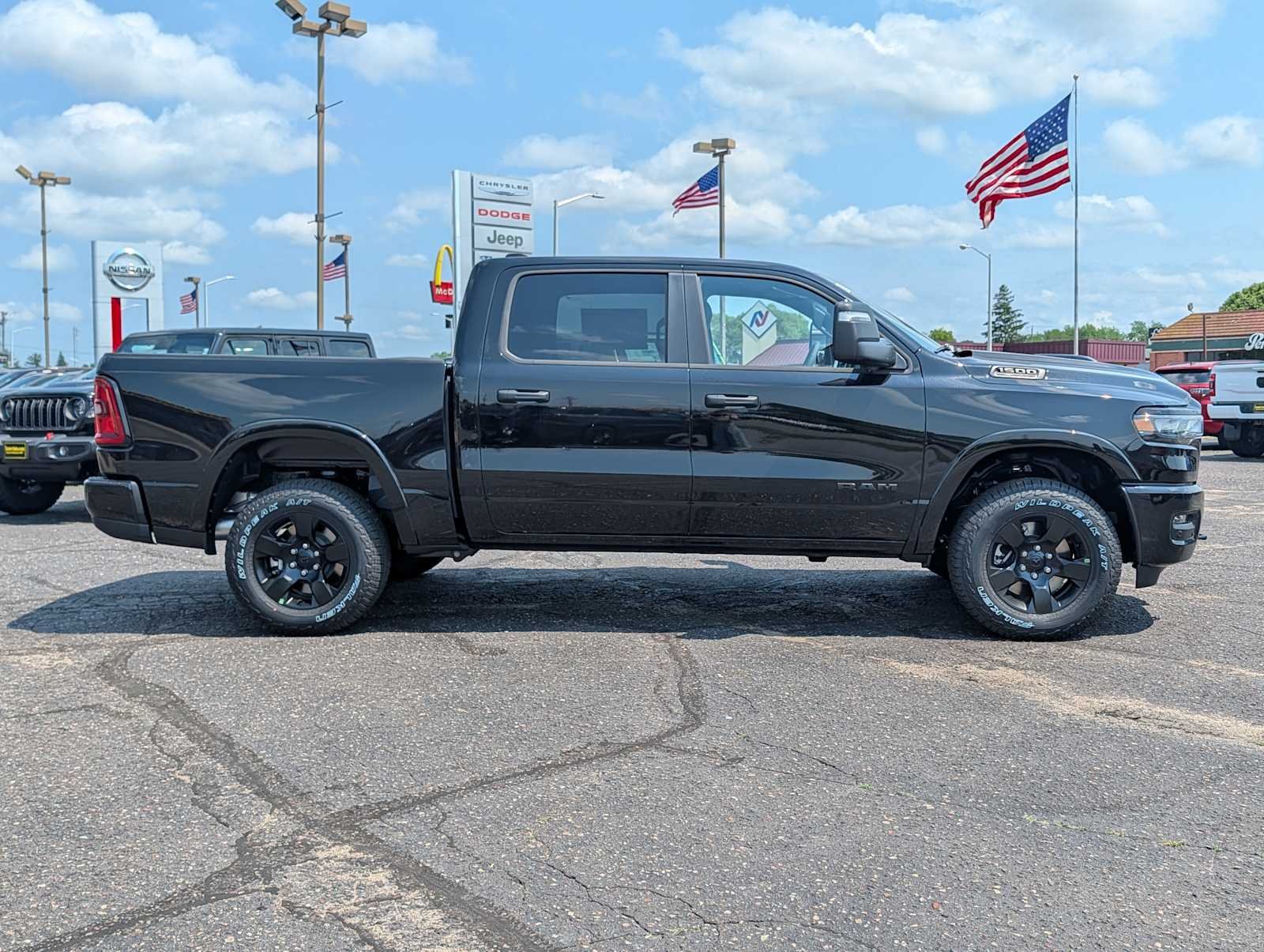 New 2026 Diamond Black Crystal Pearl-Coat Exterior Paint RAM Big Horn image 8