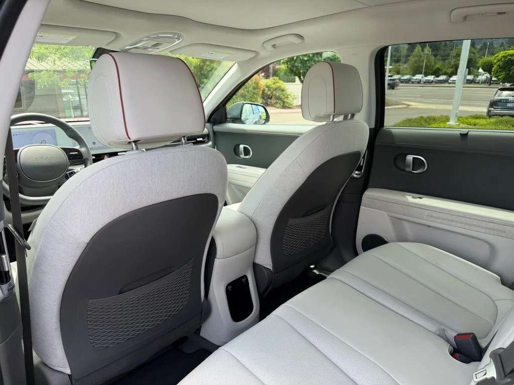Used 2024 Digital Teal Hyundai Limited image 31