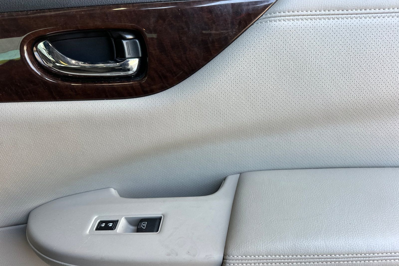 Used 2015 Silver Nissan 3.5 SL image 20