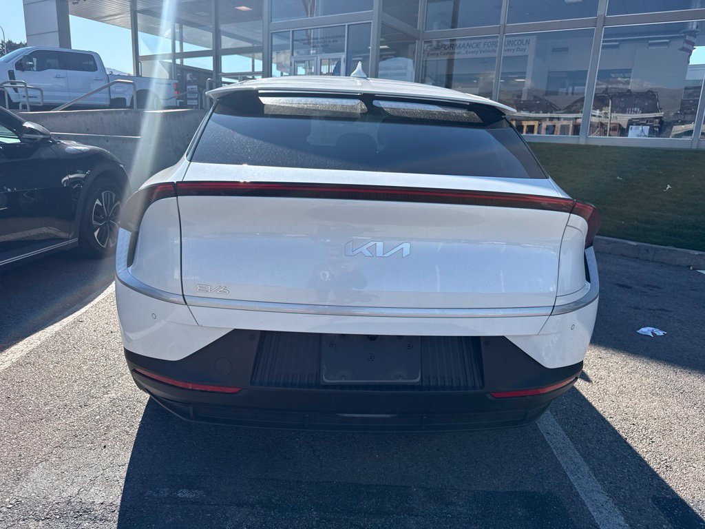 Certified Used 2024 Snow White Pearl Kia Light image 8