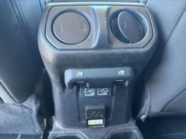 Used 2020 Mojito! Clearcoat Jeep Unlimited Sahara image 12