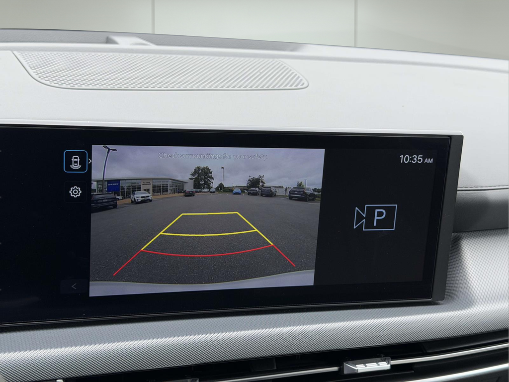 Used 2024 White Hyundai SEL image 4
