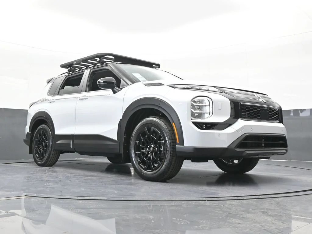 New 2026 White / Black Mitsubishi Trail Edition image 63