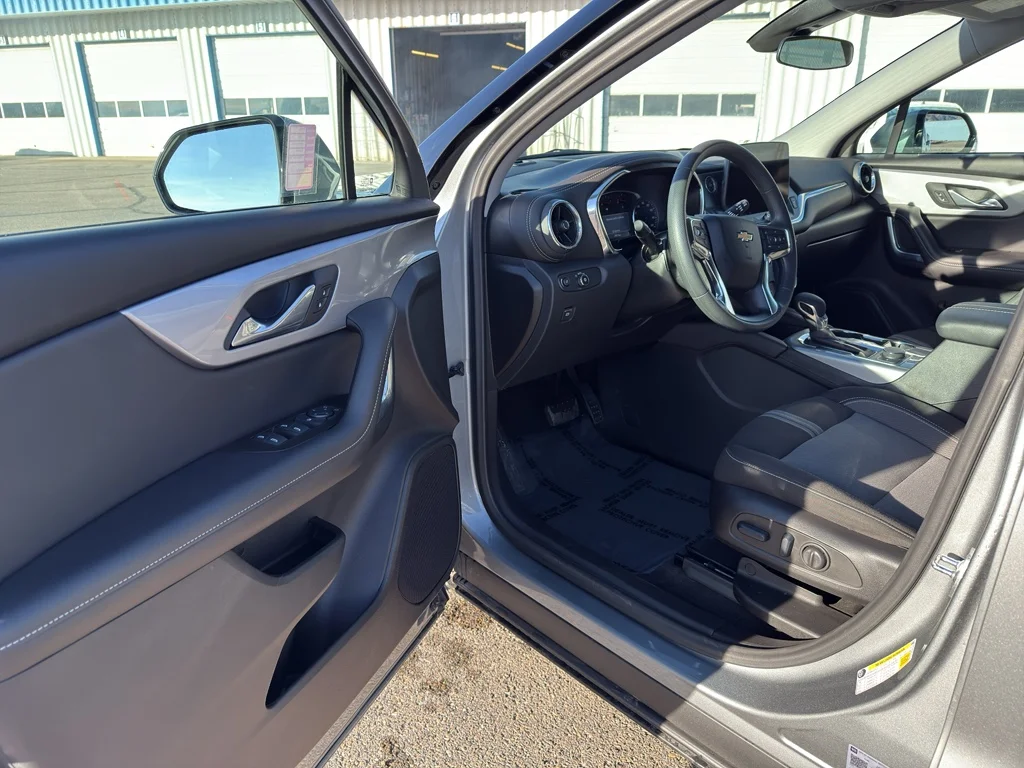 Used 2025 Sterling Gray Metallic Chevrolet 2LT image 9