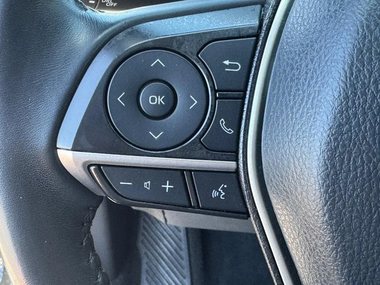 Used 2024 Midnight Black Metallic Toyota XLE image 21