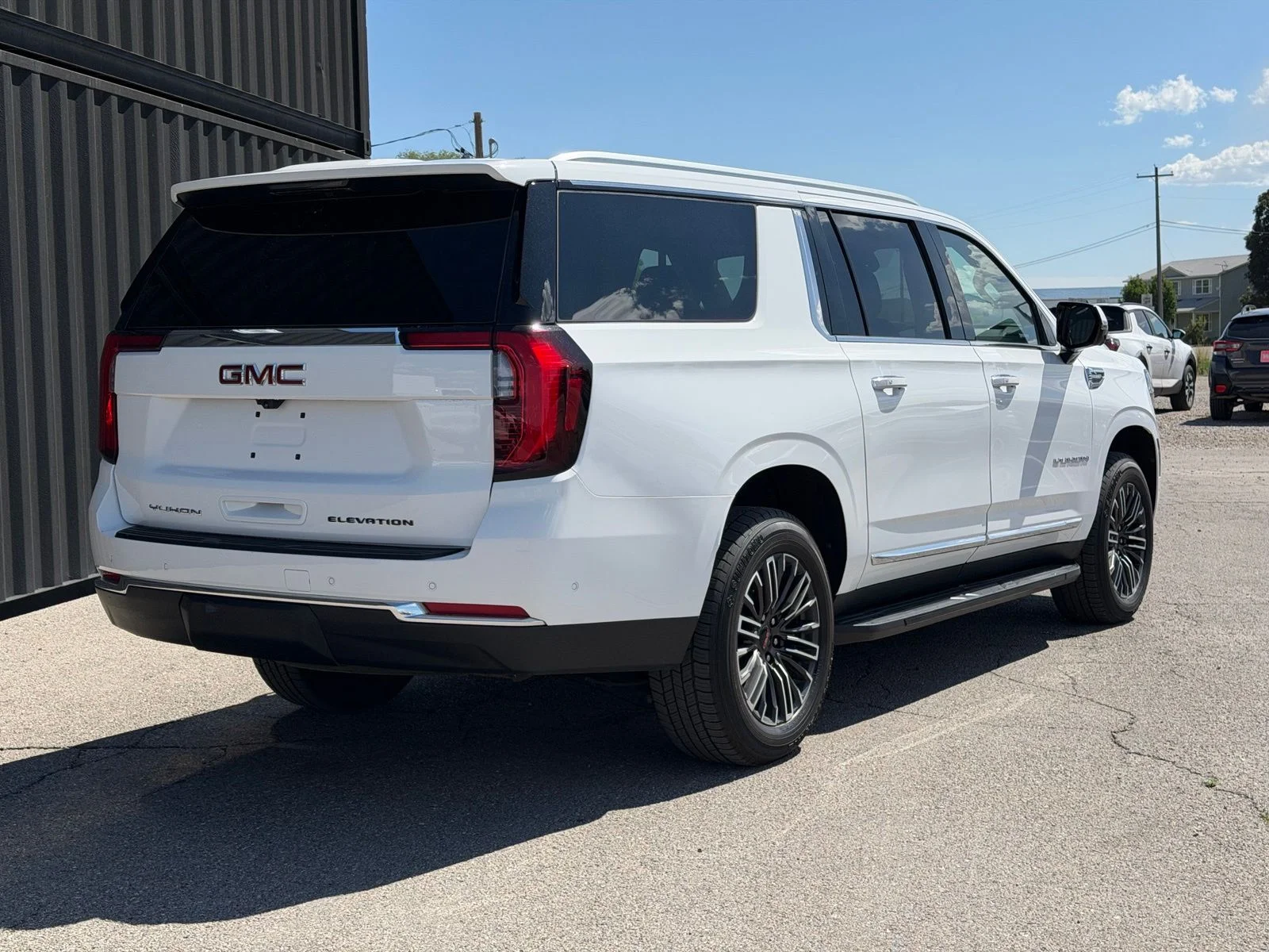 Used 2025 White GMC Elevation image 7