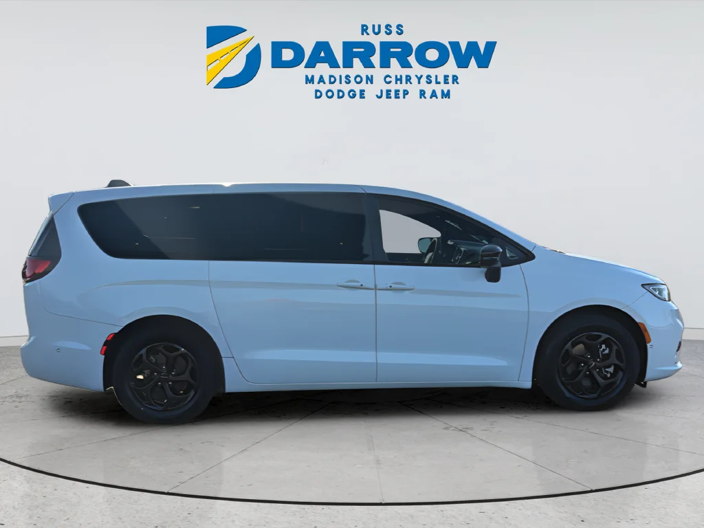 Used 2024 White Chrysler Select S Appearance image 6
