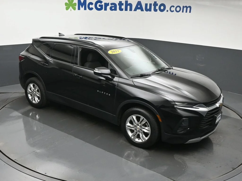 Used 2019 Black Chevrolet Base image 3