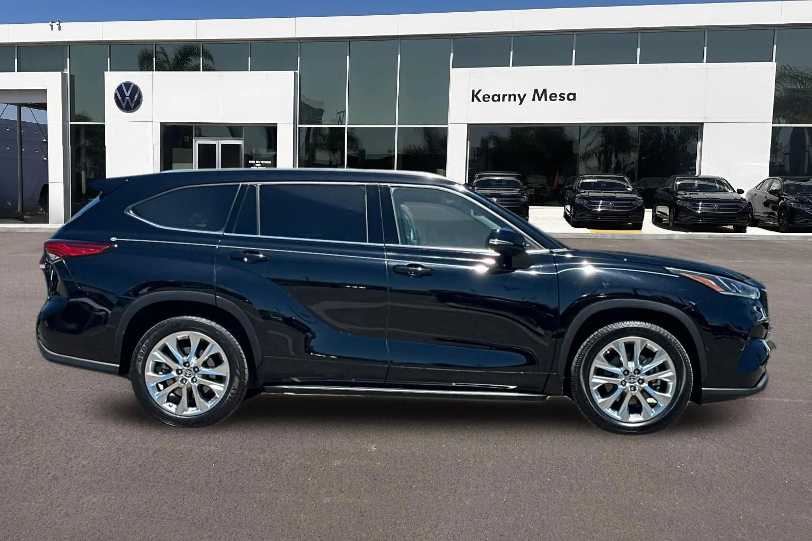 2020 Toyota Highlander Limited - Photo 3
