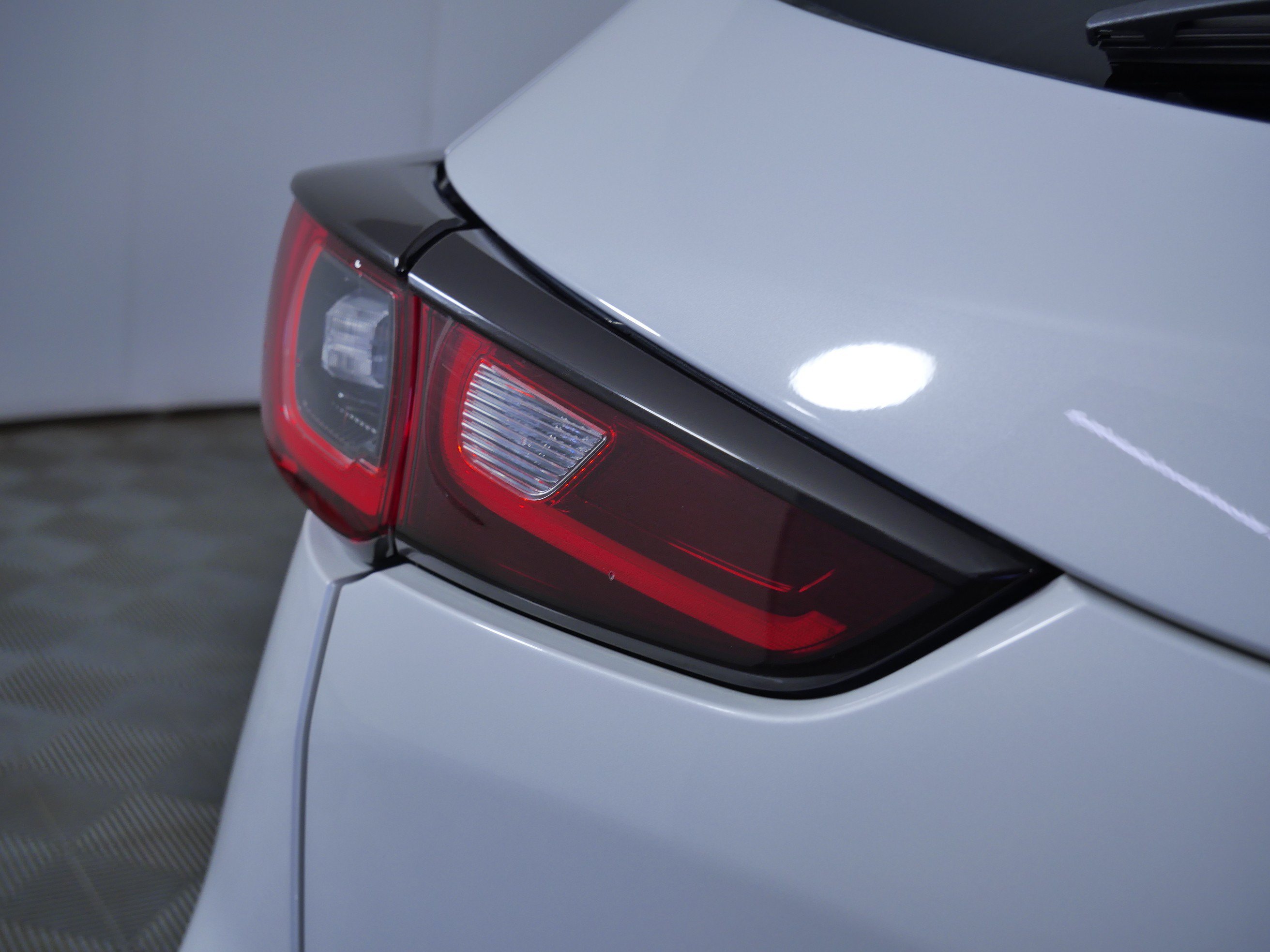 Certified Used 2023 Rhodium White Metallic Mazda 2.5 S Premium Package image 17