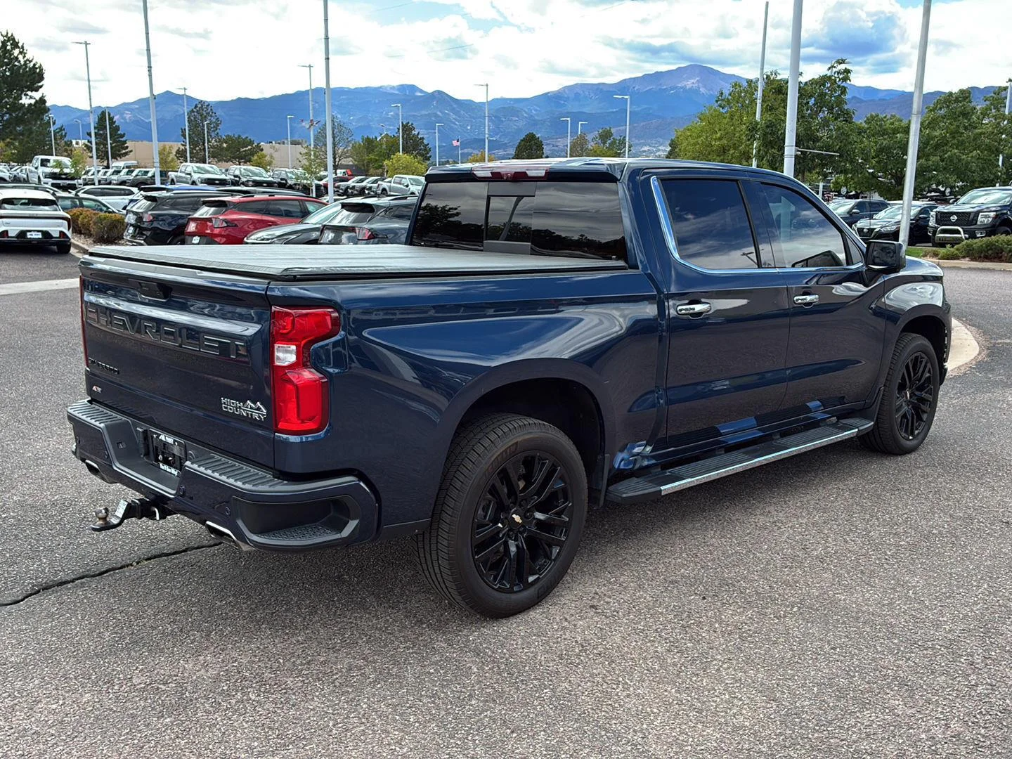 Used 2020 Northsky Blue Metallic Chevrolet High Country image 15