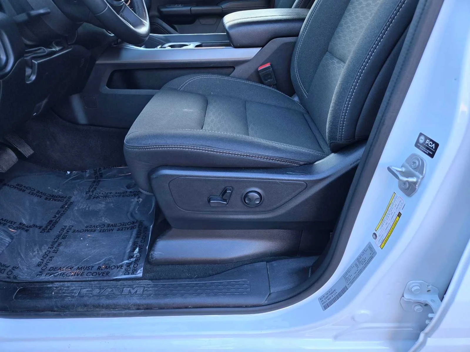 Used 2025  Ram Big Horn image 21