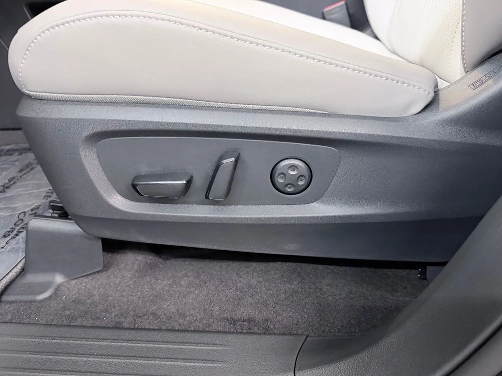 New 2027 BLACK OBSIDIAN INFINITI Luxe AWD image 12