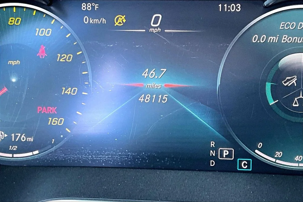 Used 2022 White Mercedes-Benz GLC 300 image 19