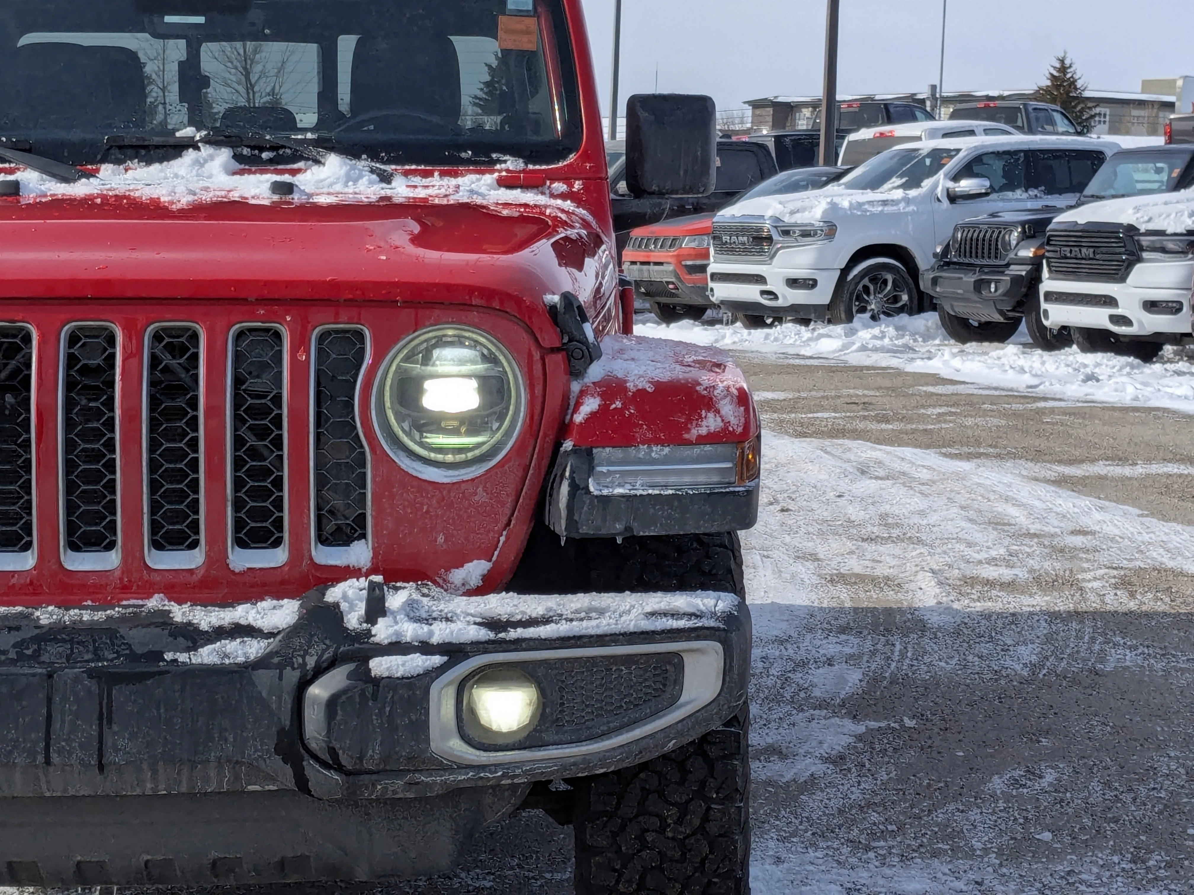 Used 2020 Red Jeep Overland - LED Grp - Safety Tec Grp - Advanced Safety - Trailer Tow Grp - Cold Weather. image 10