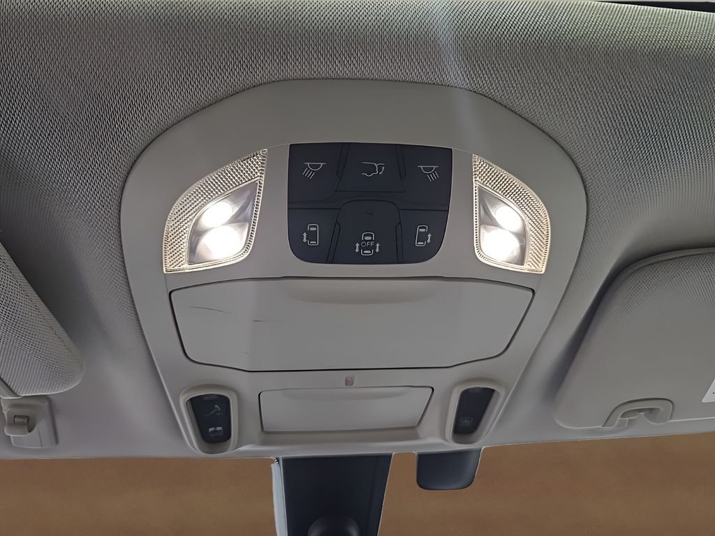 Used 2018 Gray Chrysler Limited image 32