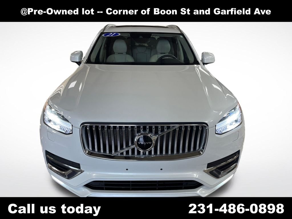 Used 2021 White Volvo T6 Inscription image 8