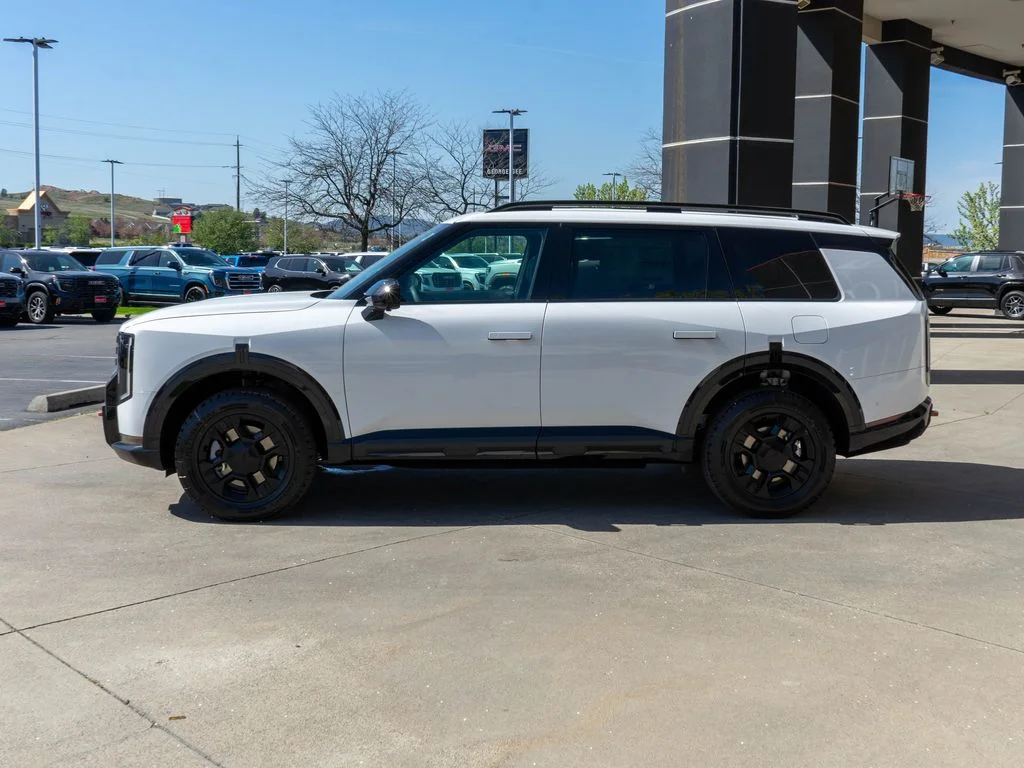 New 2027 Glacial White Pearl Kia X-Pro SX Prestige image 4