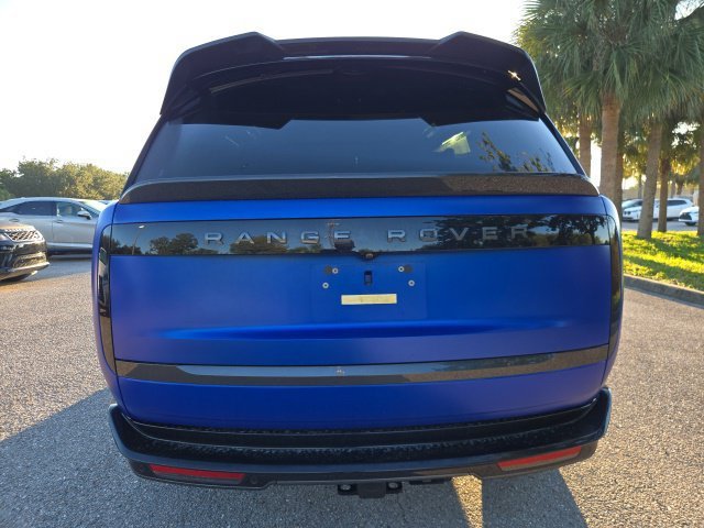 Used 2025 Velocity Blue SV Bespoke Ultra Metallic Satin Land Rover SE image 4
