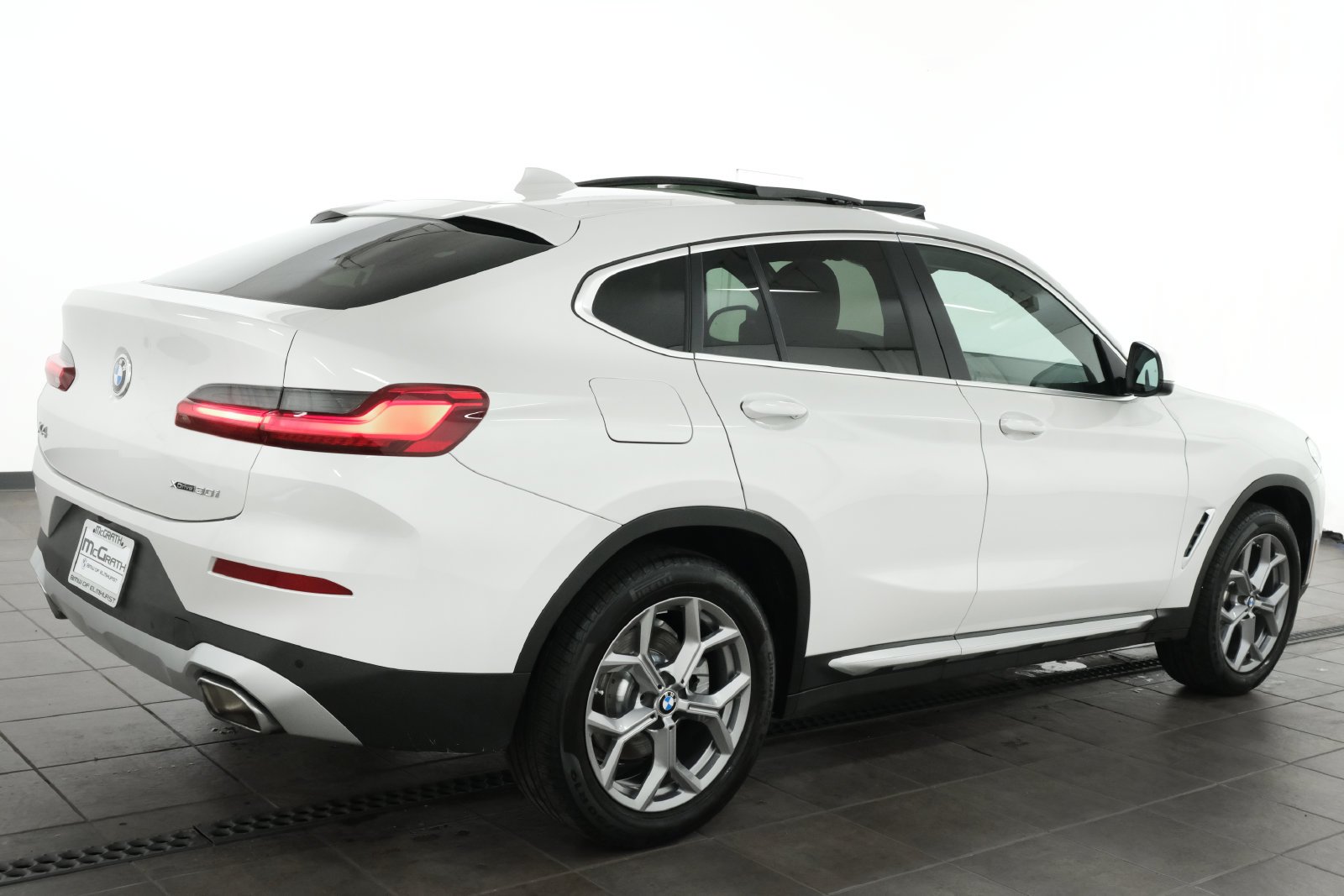 Certified Used 2025 White Metallic BMW xDrive30i image 6