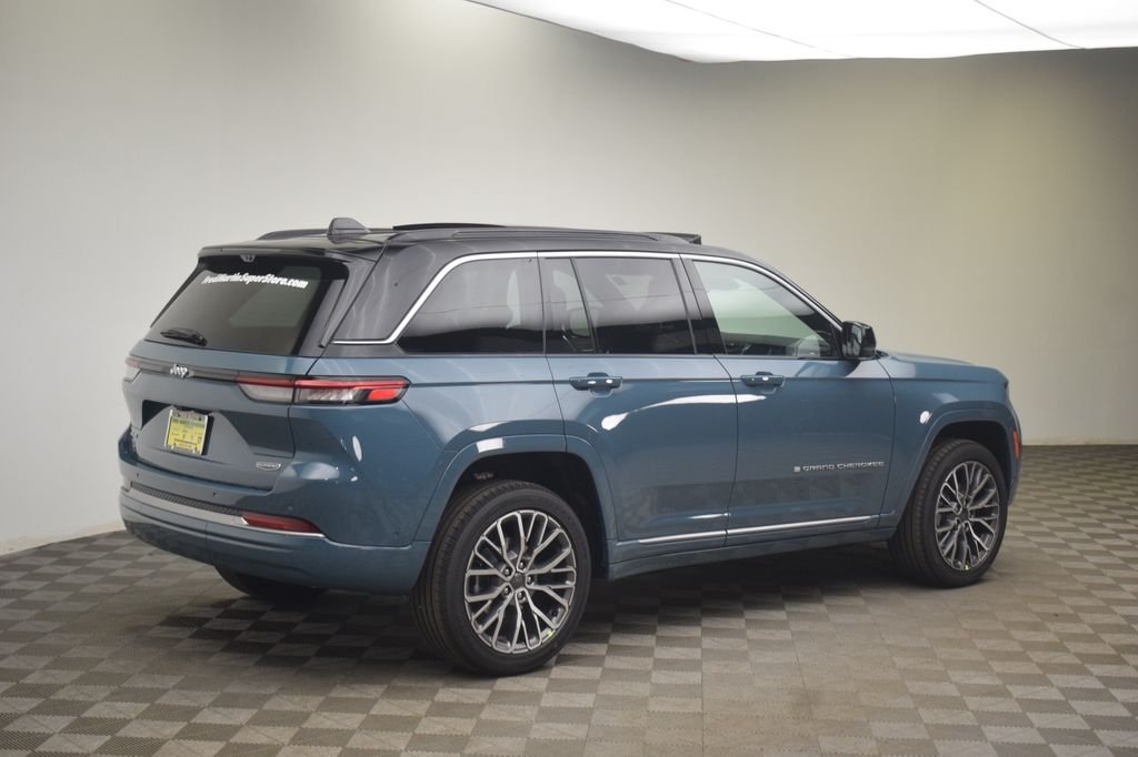 New 2026 Steel Blue Exterior Paint Jeep Summit image 5