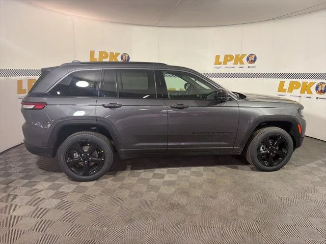 New 2026 Baltic Gray Metallic Clear-Coat Exterior Paint Jeep Limited image 8