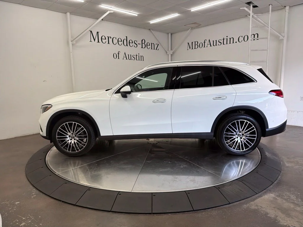 New 2027 White Mercedes-Benz GLC 300 image 4