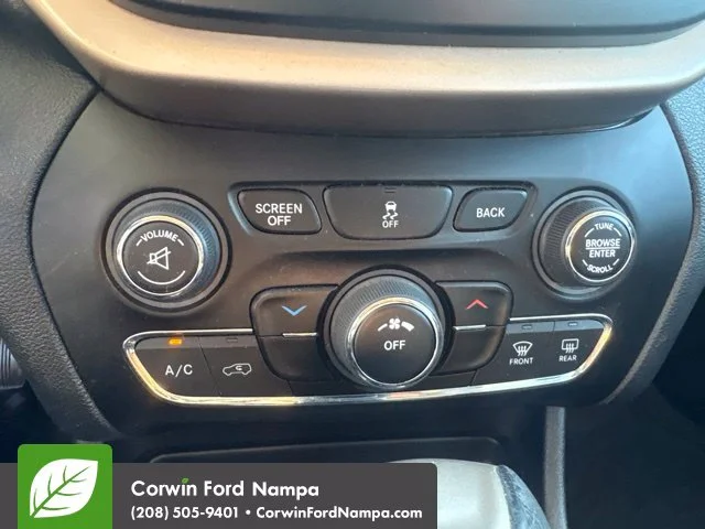 Used 2017 Red Jeep Latitude image 13