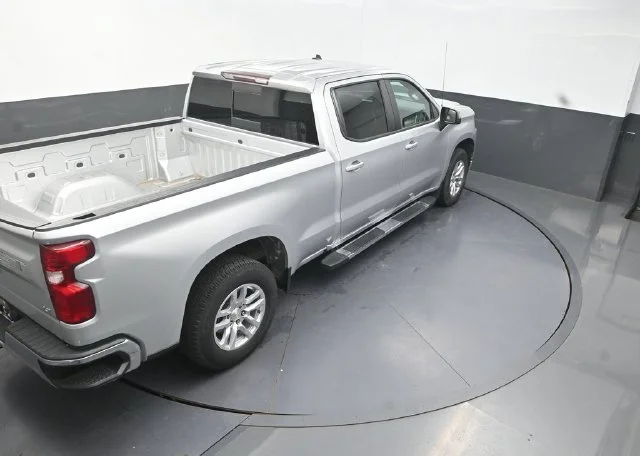 Used 2020 Silver Chevrolet LT image 29
