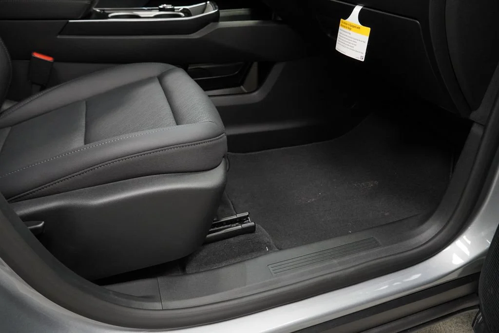New 2027 Sterling Gray Metallic Chevrolet LT image 30