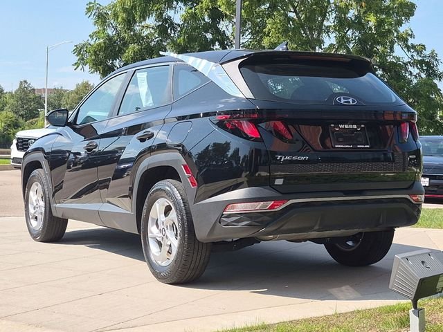 Used 2023 Black Hyundai SE image 5