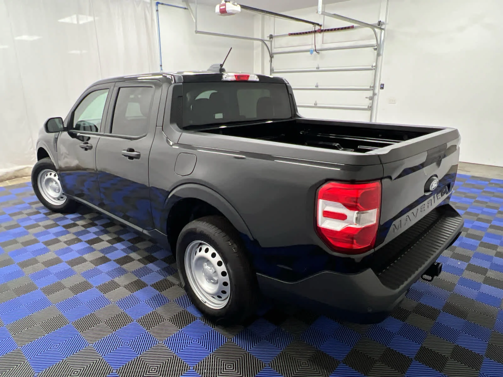 New 2026 Shadow Black Ford XL AWD Supercrew image 4