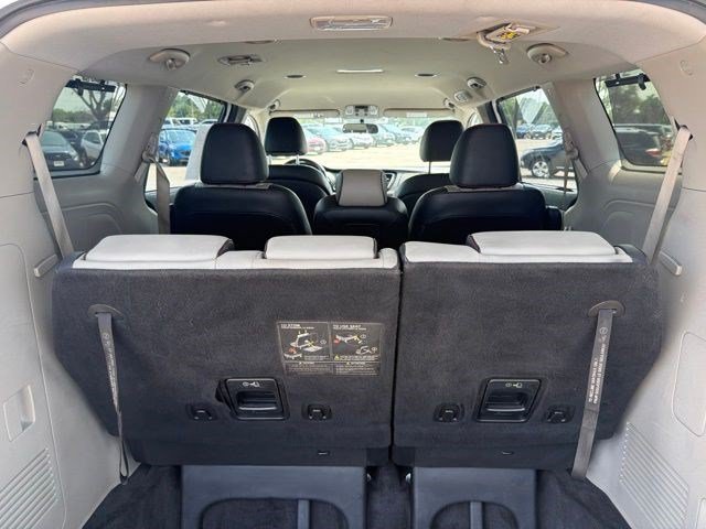 Used 2021 Snow White Pearl Kia EX image 18