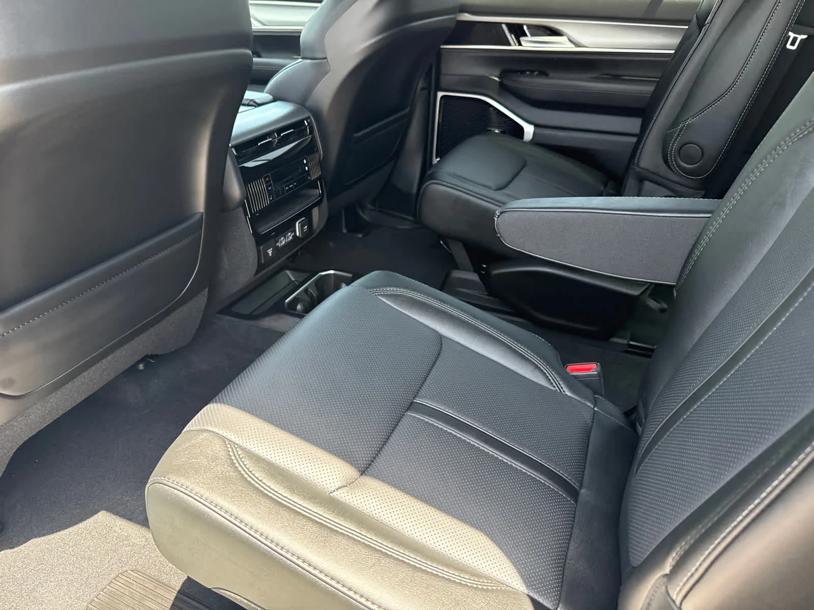 New 2026 Bright White Clearcoat Jeep Limited Altitude image 27