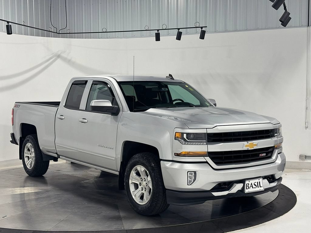 Used 2019 SILVER ICE METALLIC Chevrolet LT image 40